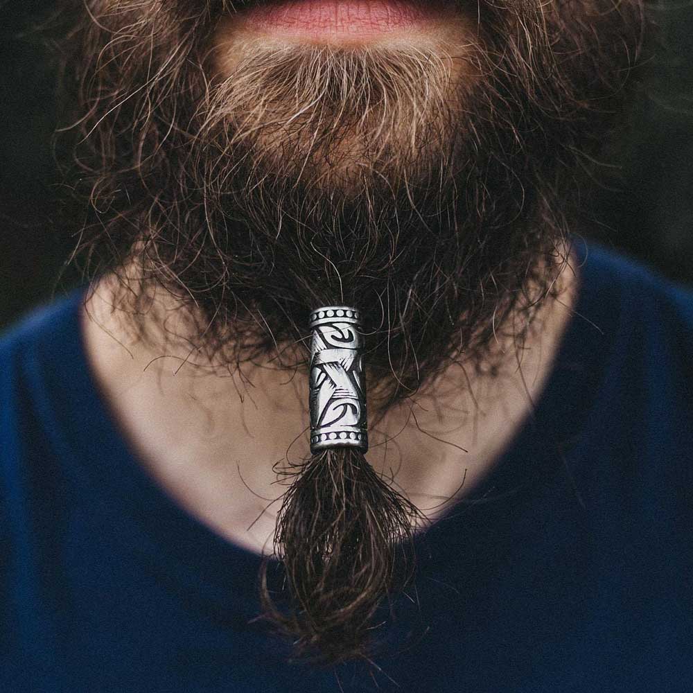 découvrez notre guide complet des coiffures vikings pour hommes : styles authentiques, conseils de coiffage et inspirations nordiques pour un look unique et audacieux.