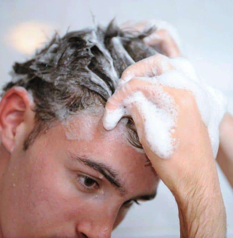 découvrez notre sélection du meilleur shampoing naturel pour cheveux, conçu pour nourrir, revitaliser et protéger votre cuir chevelu en douceur.