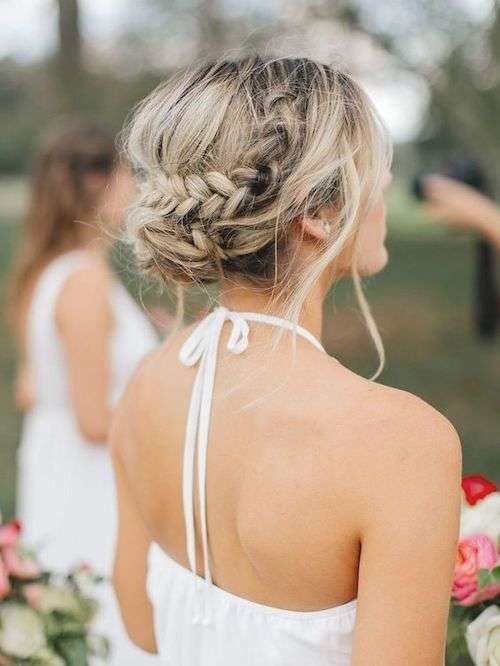 découvrez des idées élégantes de tresses et chignons pour sublimer votre coiffure de mariage et être rayonnante le jour j.