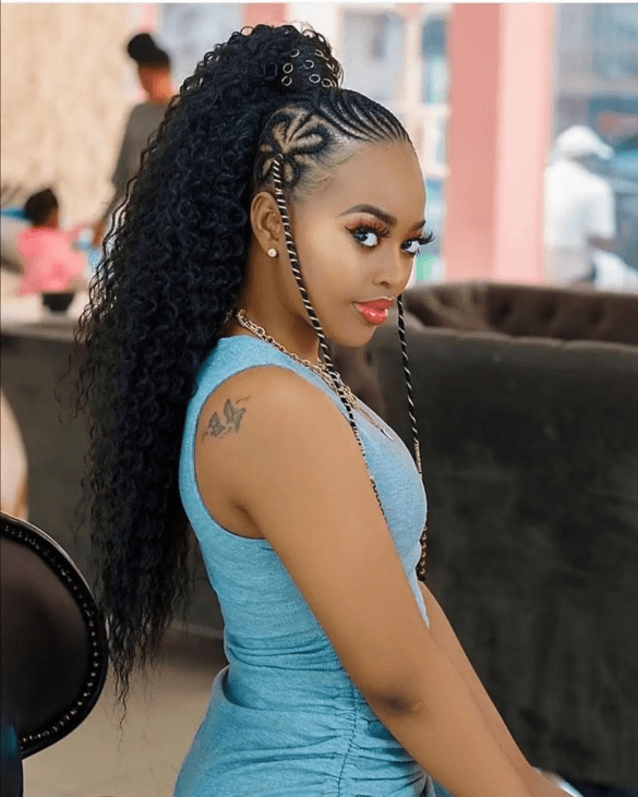 découvrez nos tresses africaines bordeaux élégantes, alliant style et sophistication pour un look unique et raffiné.