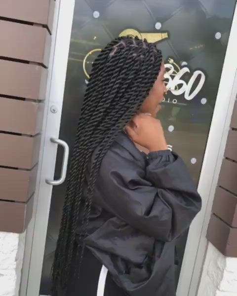 découvrez nos astuces de twists et tresses pour sublimer toutes vos coiffures avec élégance et créativité.