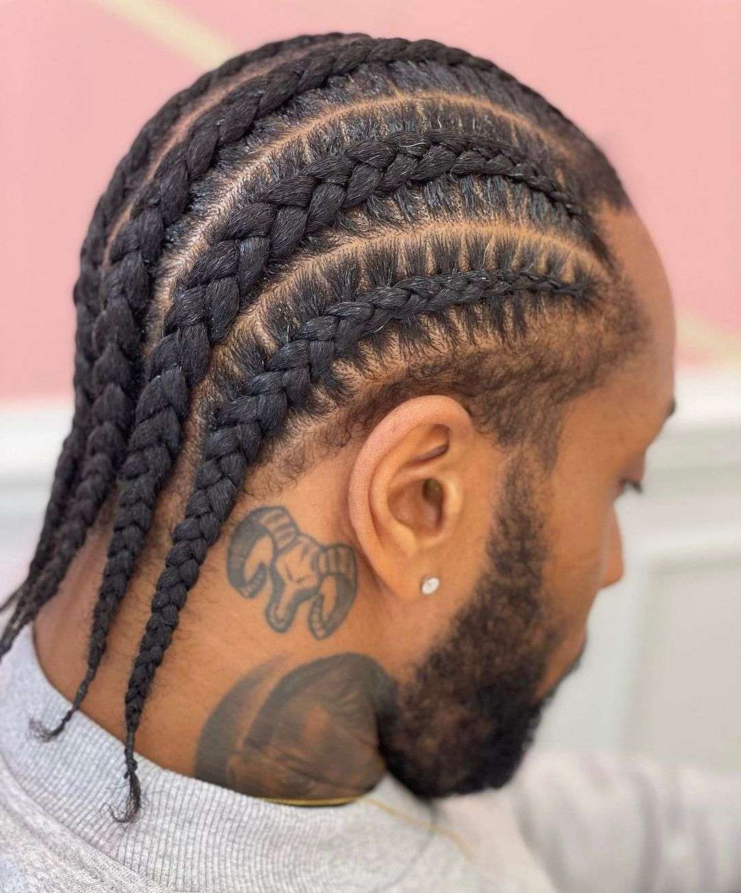 découvrez nos techniques de tressage de cheveux pour hommes, alliant style moderne et tradition pour un look unique et tendance.