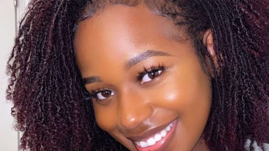 découvrez les sisterlocks, une technique de coiffure naturelle élégante et durable, idéale pour sublimer vos cheveux crépus avec style et facilité.